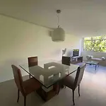 Apartamento 3 Quartos, Hidromassagem, Garagem, Duas Quadras Da Praia Do Leblon