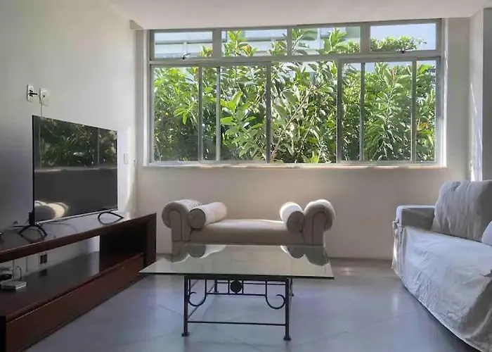 Apartamento 3 Quartos, Hidromassagem, Garagem, Duas Quadras Da Praia Do Leblon